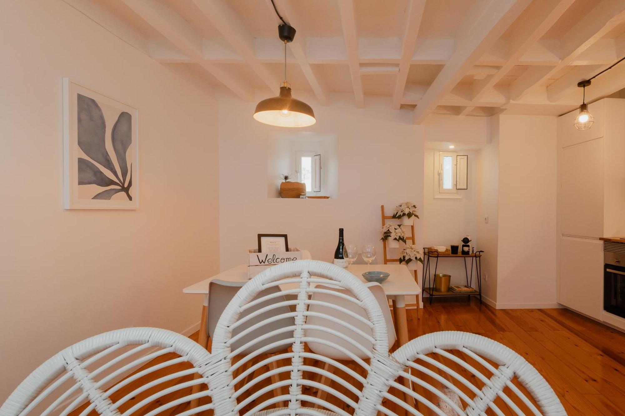 Apartament Stylish Getaway In A Mezzanine Flat By The Castle Lizbona Zewnętrze zdjęcie